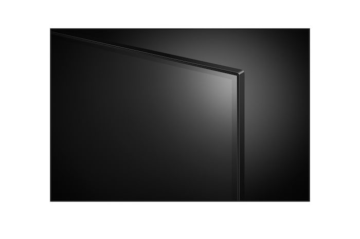 Du contenu de science-fiction est diffusé sur un écran de LG TV. Sur l’écran se trouve l’interface AI Chatbot. L’utilisateur a envoyé un message au Chatbot indiquant que l’écran est trop sombre. Le Chatbot a proposé des solutions à la demande. Toute la scène est également divisée en deux. Un côté est plus sombre, l’autre est plus lumineux, montrant comment le AI Chatbot a résolu le problème pour l