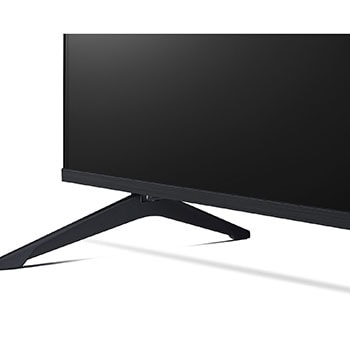 Télécommande AI Magic Remote de LG en face d’un écran de LG TV. L’écran affiche un message d’accueil personnalisé de LG AI avec des mots clés personnalisés en fonction de l’historique de recherche et de visionnage de l’utilisateur. À côté de la télécommande se trouve une icône et une étiquette montrant que la fonctionnalité AI Concierge est facilement accessible en appuyant brièvement sur le bouto