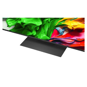 Vue latérale orientée vers la gauche de la TV LG QNED evo 