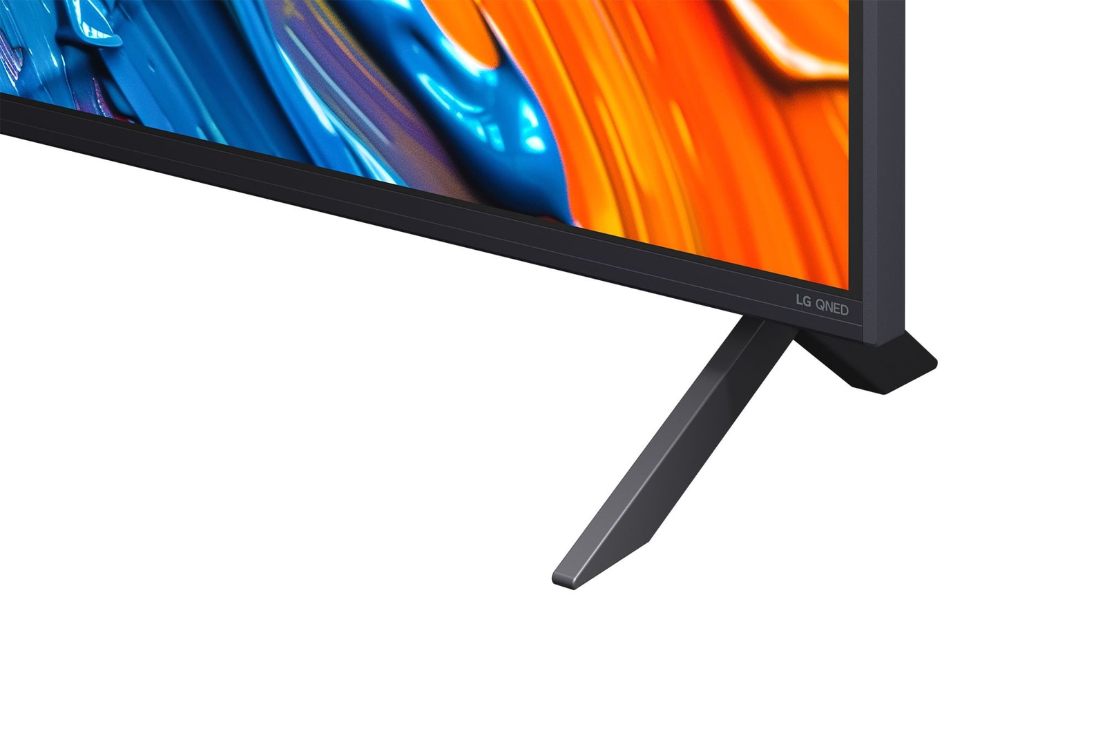 Comparaison avant et après de la façon dont la mise à l’échelle supérieure LG 4K améliore la qualité d’image. Deux panneaux montrant la même image d’un oiseau coloré assis sur une branche dans une forêt, le panneau de droite est estompé. Le titre évoque la façon dont la technologie de mise à l’échelle supérieure 4K améliore la résolution, la luminosité et la clarté. 