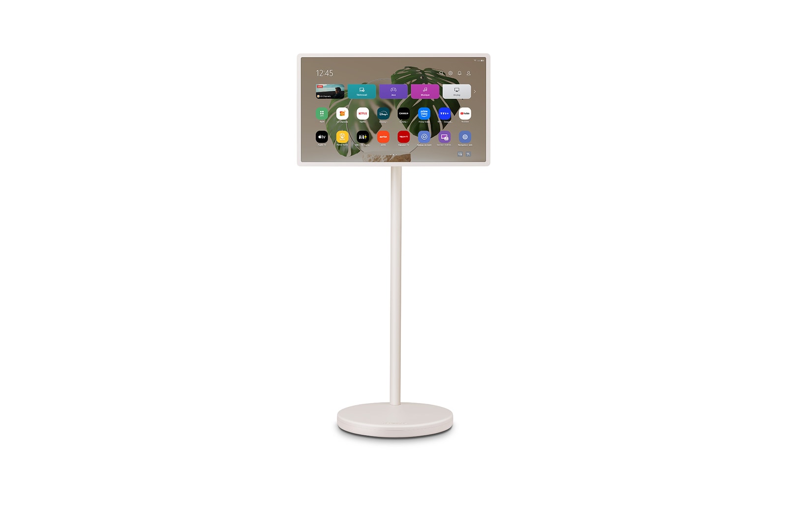 Des écrans LG StanbyME 2 présentés dans un salon moderne. On voit un StanbyME 2 sur un support, l’un fixé au mur et l’autre posé sur une table à l’aide de l’étui folio.