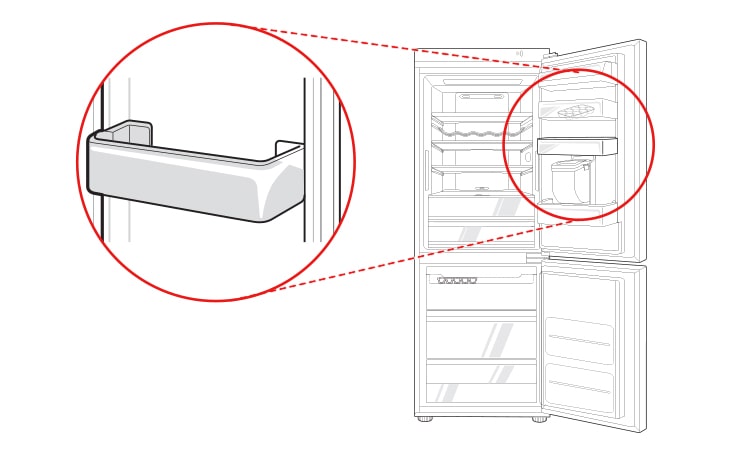 On voit le panier au milieu du compartiment du réfrigérateur