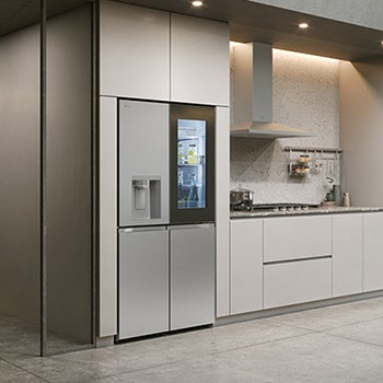Réfrigérateur Multi-Portes LG GMG960MBJE au fini acier inoxydable, parfaitement intégré dans une cuisine moderne et minimaliste avec des armoires gris clair.