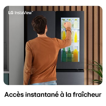 Réfrigérateur Multi-Portes LG GMG960EVEE noir mat, présentant la technologie InstaView™ Door-in-Door® où une personne prend une boisson sans ouvrir le compartiment principal.