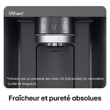 Gros plan du distributeur d'eau du Réfrigérateur Multi-Portes LG GMG960EVEE en acier noir mat, illustrant la technologie UVnano™ qui utilise la lumière UV pour nettoyer l'embout.