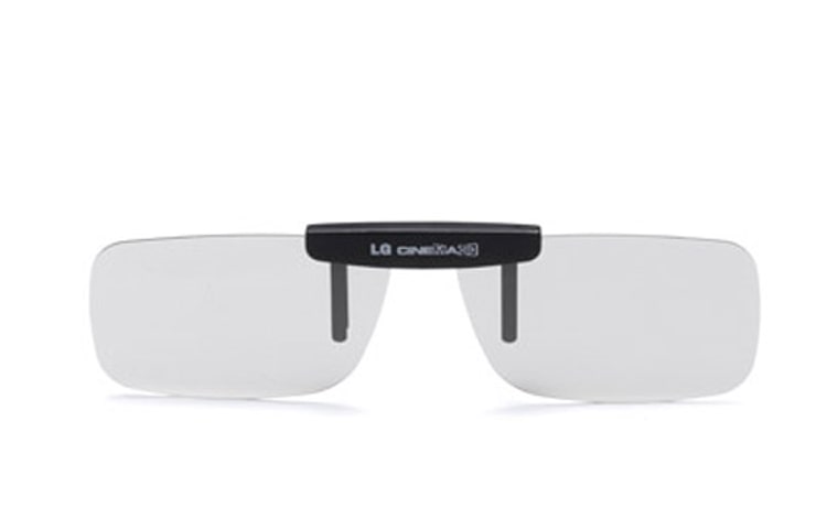 Vue avant de Un clip Cinéma 3D à poser directement sur vos lunettes de vue pour un confort incomparable! LG AG-F320