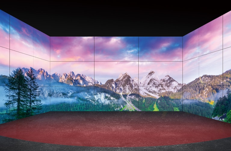 De nombreux écrans installés sur les deux côtés et sur le mur avant amène un angle de vue plus clair et plus large.