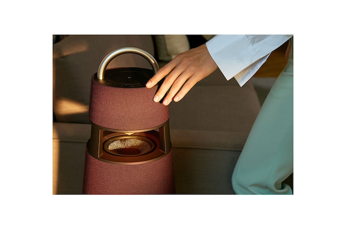 LG XBOOM RP4 | Système Audio omnidirectionnel | Effets lumineux | Portable avec autonomie jusqu’à 10h, LG RP4