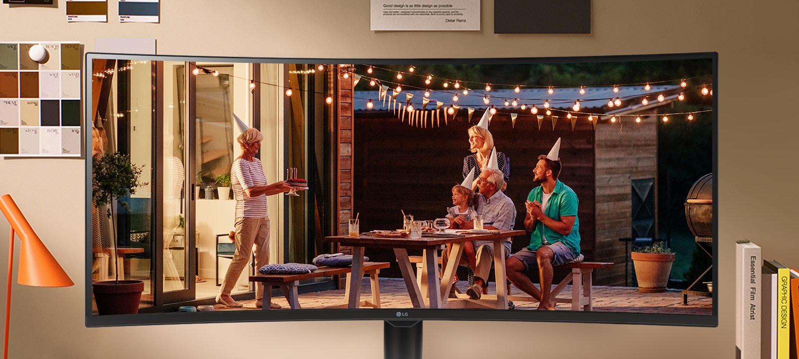 L’image est celle du moniteur 21:9 pour la comparer au moniteur 16:9.