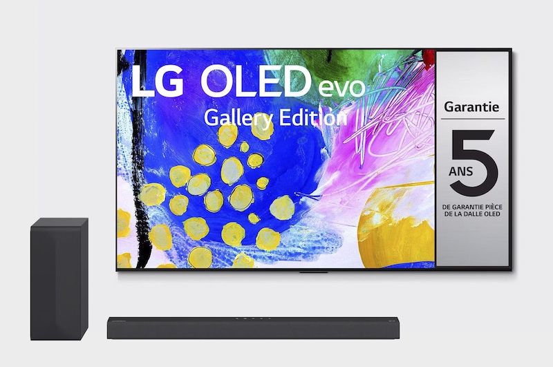 Vue de face du TV LG OLED evo, série G2 et de la barre de son LG S65Q