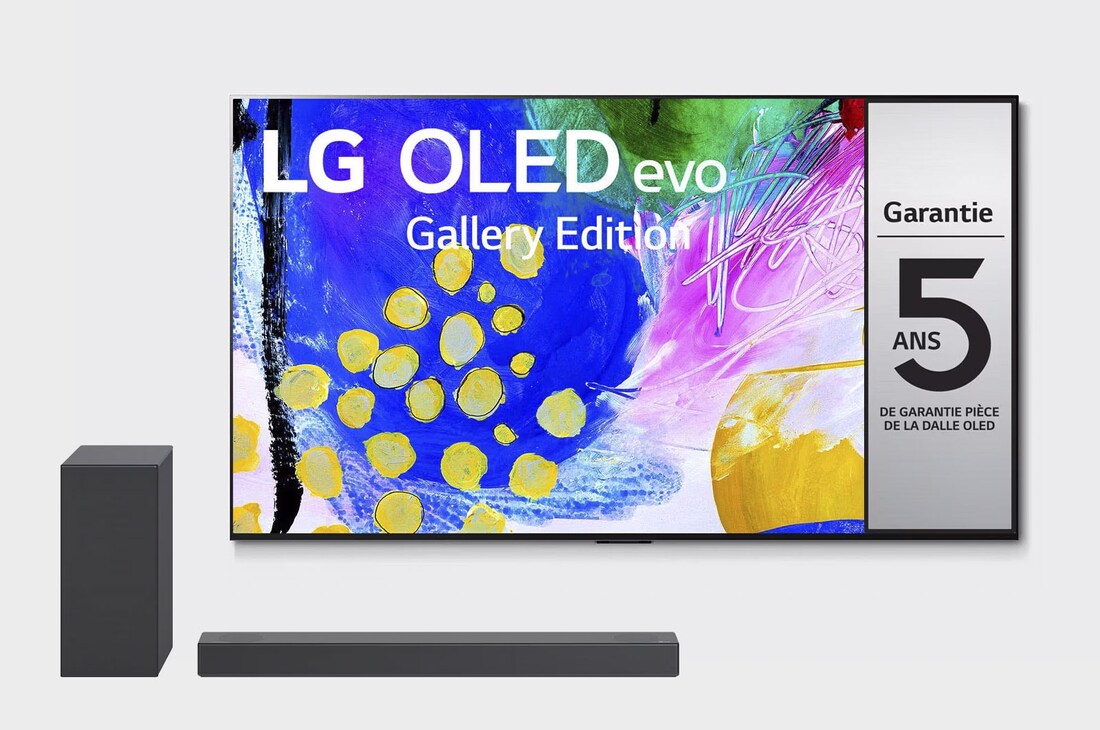 Vue de face du TV LG OLED evo, série G2 et de la barre de son LG S75Q