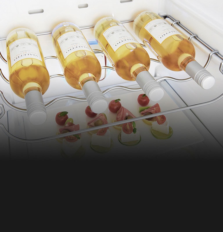 Bouteilles de vin stockées dans le porte bouteilles dédié