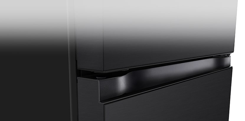 Gros plan sur une poignée de poche carrée au design épuré et minimaliste.