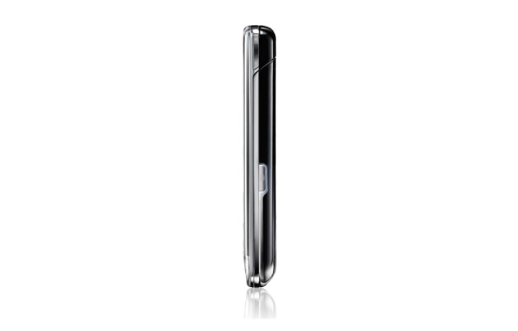 LG Téléphone mobile 3G+ (HSDPA 7.2) avec Interface utilisateur S-Class 3D, Caméra 8 MP Autofocus Appareil photo 8 mégapixels et Autofocus, Ecran tactile de 3’’ de 16 millions de couleurs, LG GD900
