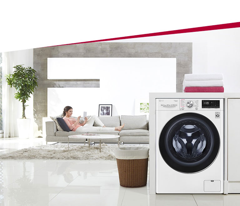 Lave-linge LG F14V71WHST au milieu de la pièce de vie