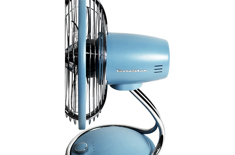 Side profile of the heritage fan showing logo and tilting head design Side profile of the heritage fan showing logo and tilting head design