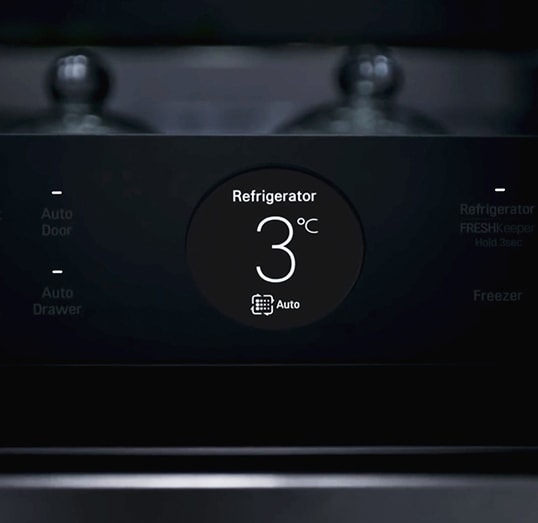 close shot of panel showing the fridge's temperature of lg signature refrigerator