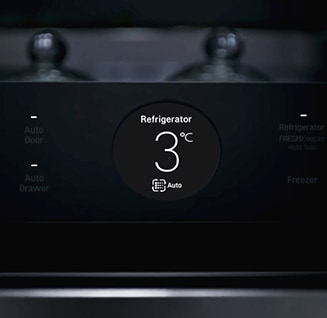 close shot of panel showing the fridge's temperature of lg signature refrigerator