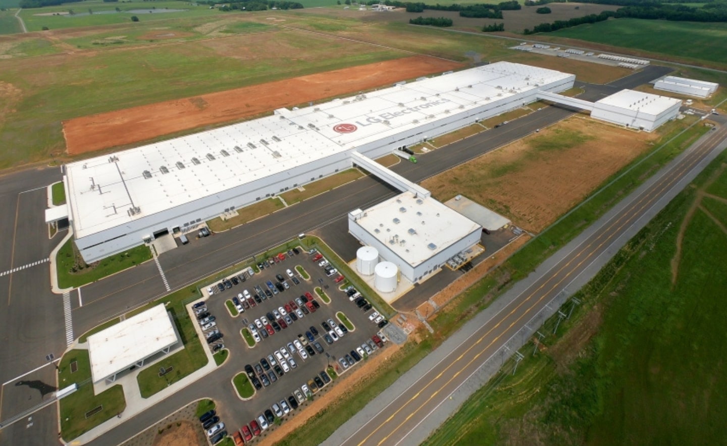 [Executive Corner] LG Electronics on Smart Factory Success: End-To-End Solution and Experience Across the Full Manufacturing Lifecycle