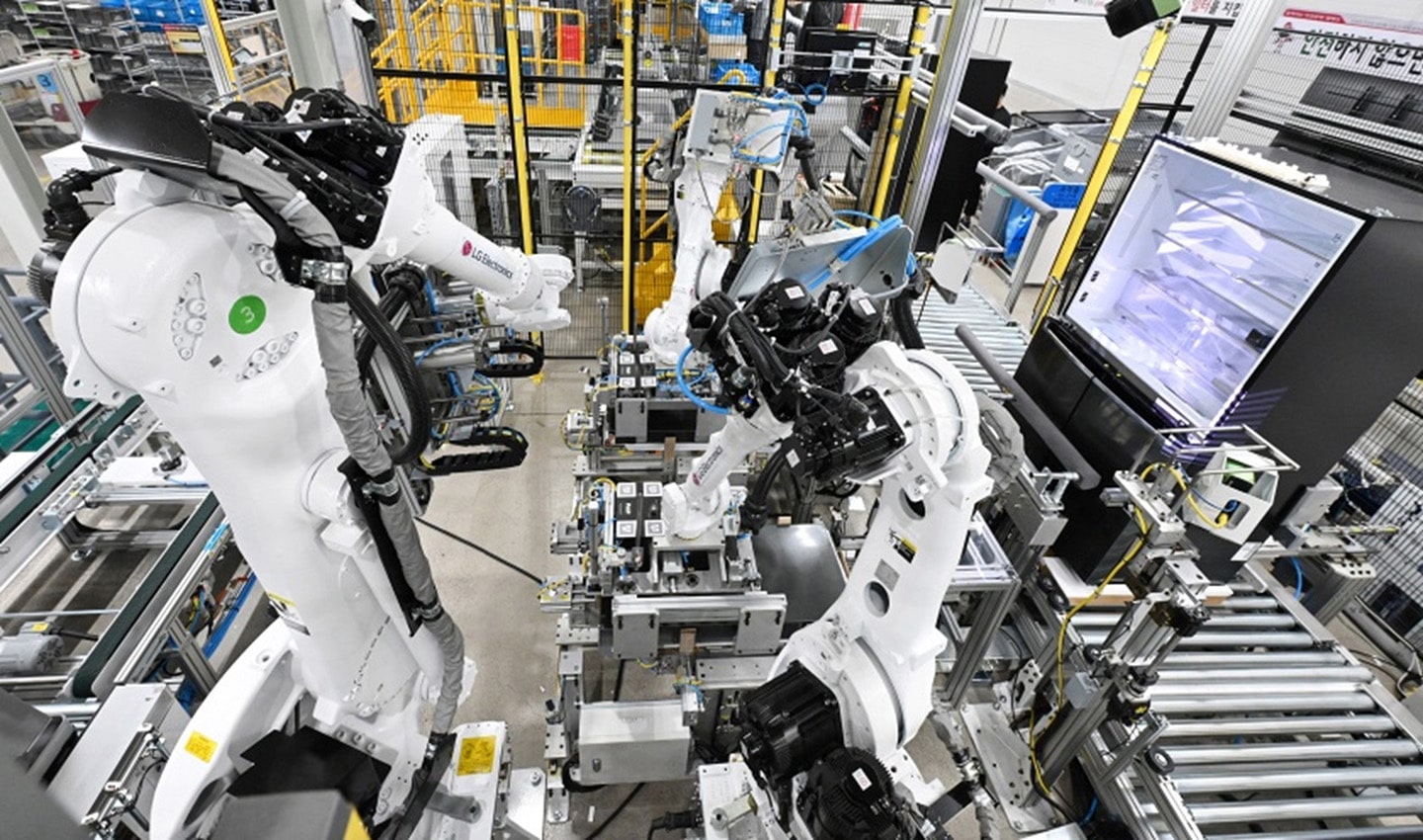 A photo of the factory robotic arms