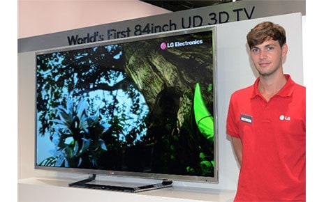 A five-picture collage showing LG's world’s-first technological achievements, including the first 5G smartphone, curved UHD TV, 8K OLED TV and washing machine with TwinWash technology