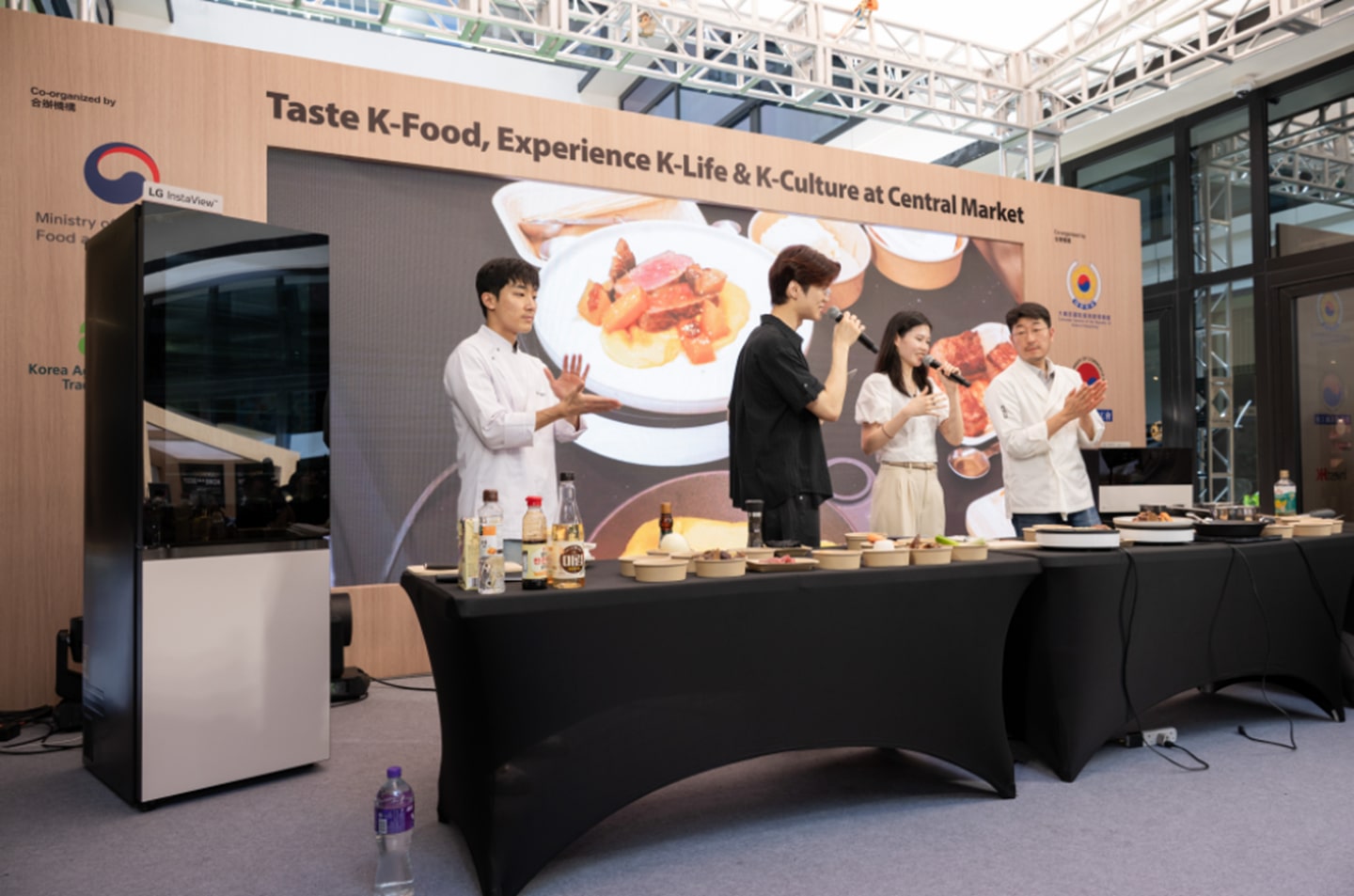 How LG Technology Enriched K-Food and K-Fashion Experiences in Hong Kong