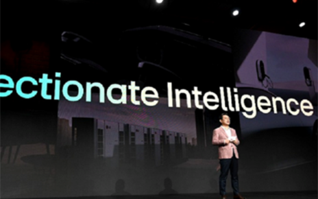 A picture of LG CEO William Cho on stage talking in front of the words Affectionate Intelligence