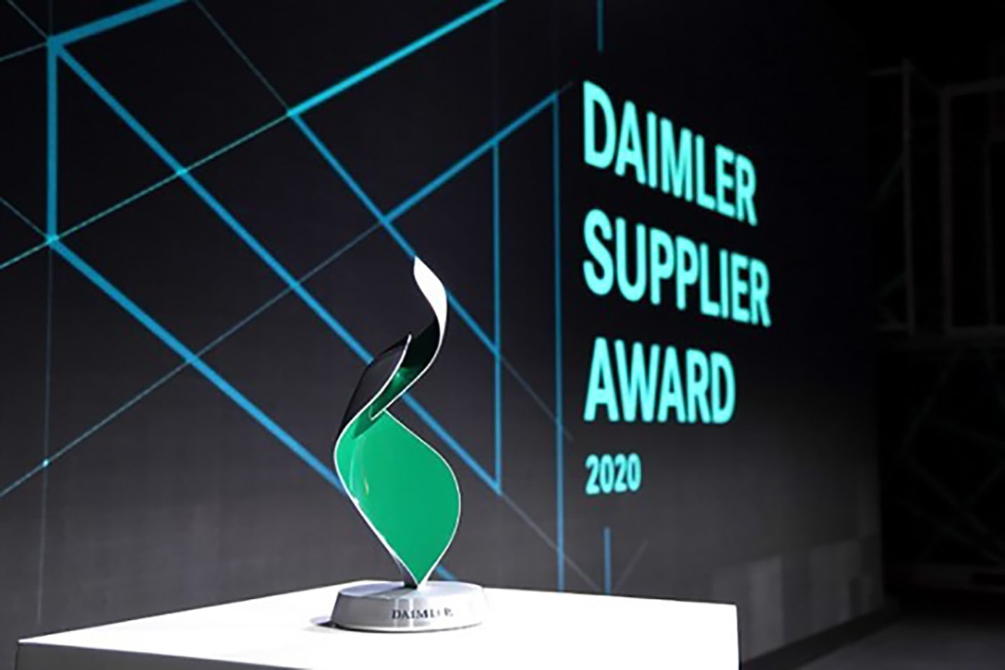 Inspiring Through Innovation: LG Honored at the Daimler Supplier Award 2020