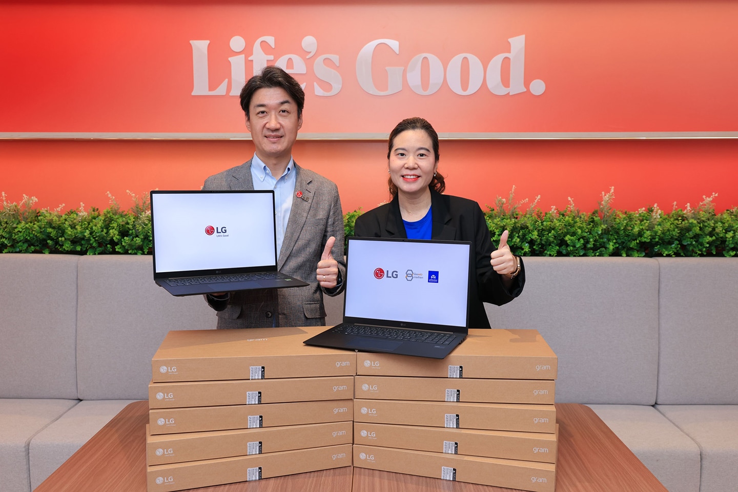 LG Vietnam and Thailand Support Local Communities With Tech Donations