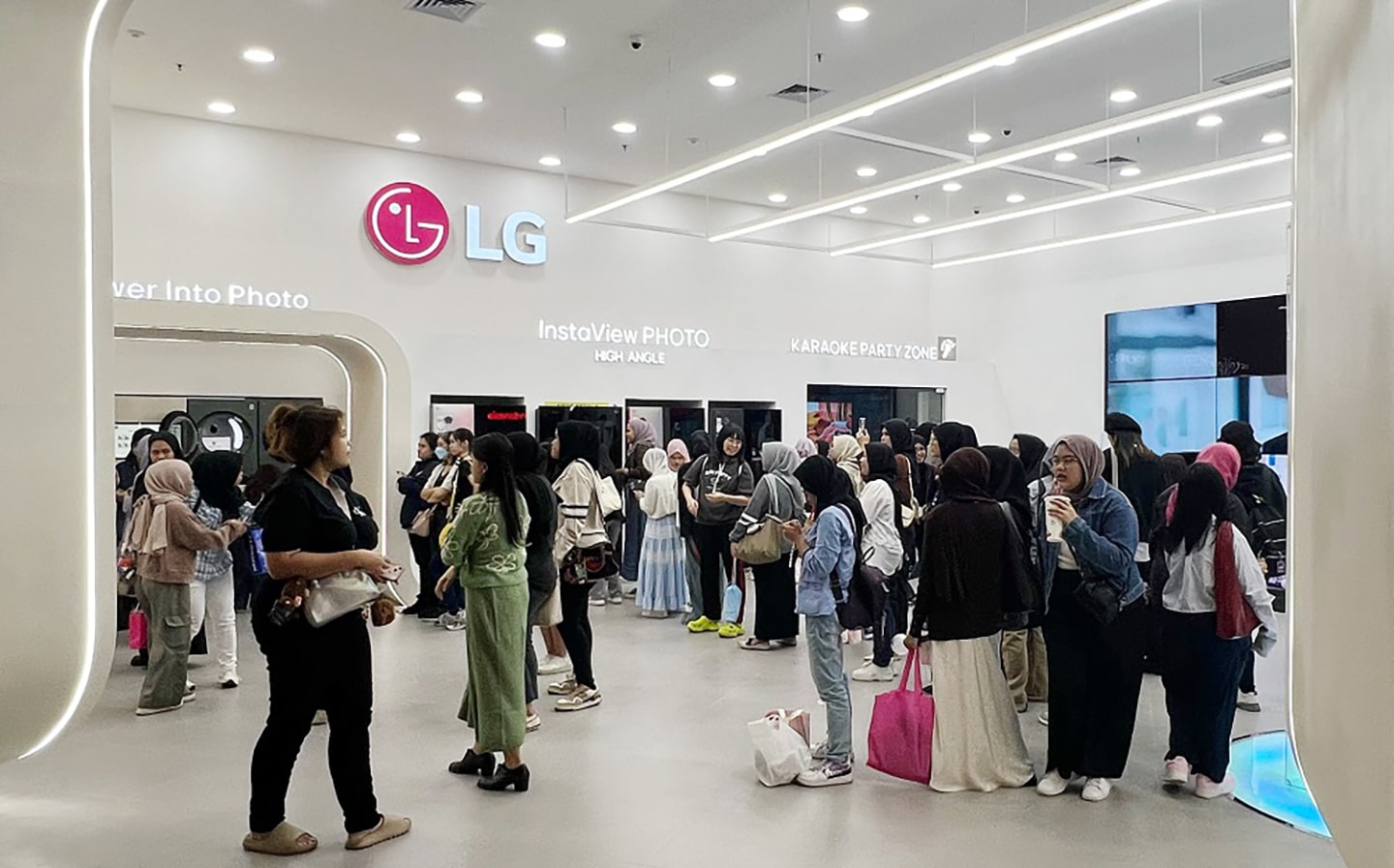 LG ZonaSeru: Bringing the Future of Customer Experiences to Life in Indonesia