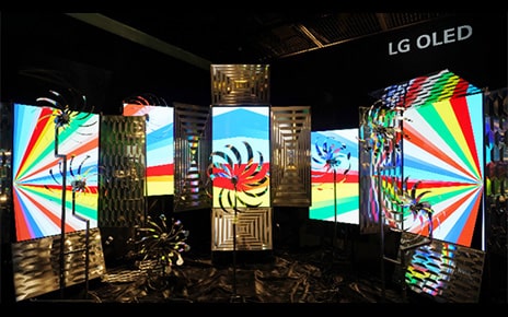 Masters of Colors: BVLGARI’s Exquisite Jewelry and Self-Lit OLED