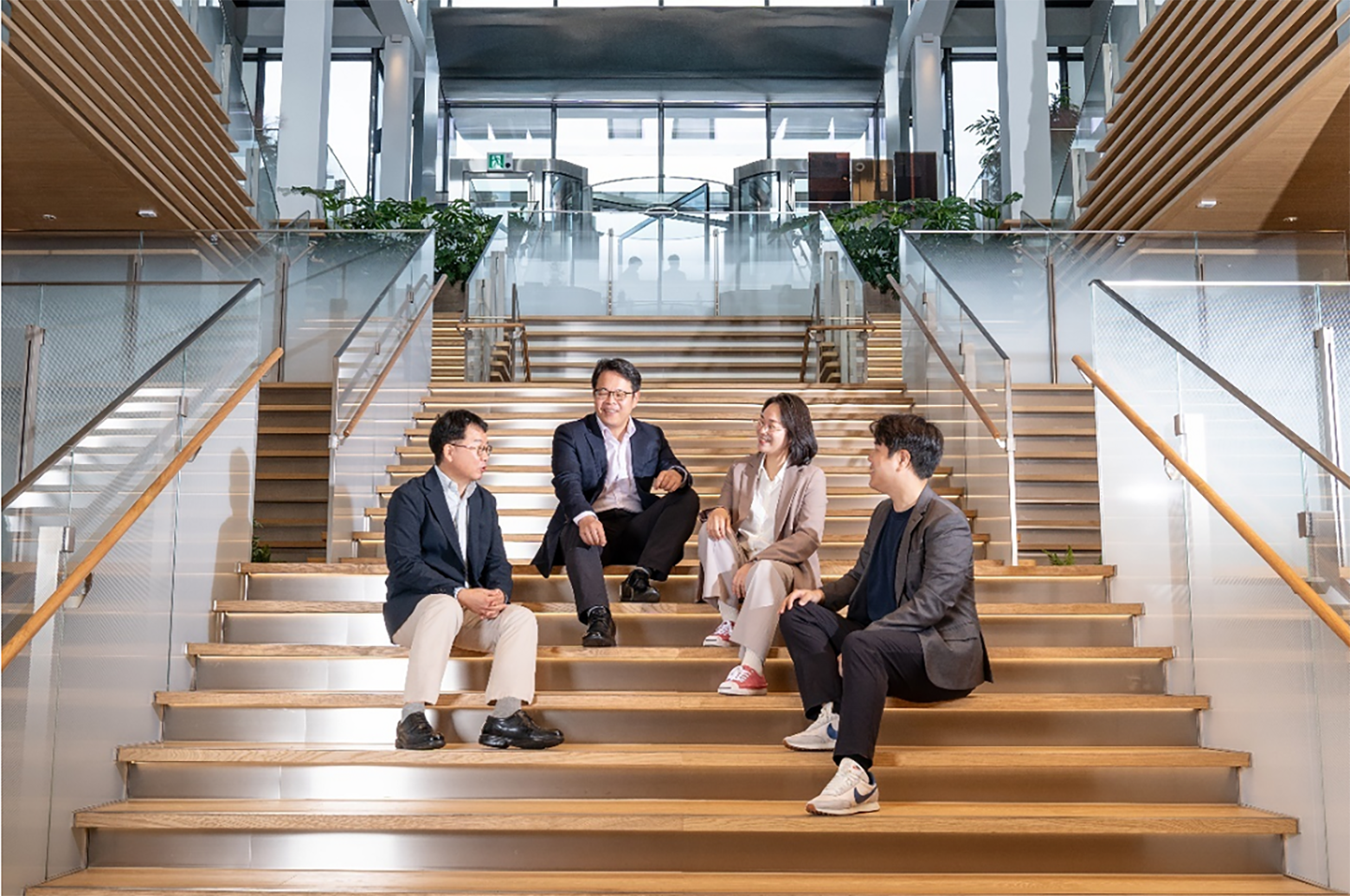 [On the Job] Enhancing LG’s Corporate Value Through Investor Relations