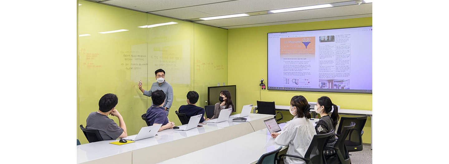 [On the Job] Lifegraphy, Turning Data into Innovative Products for Real People