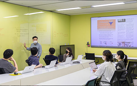 [On the Job] Lifegraphy, Turning Data into Innovative Products for Real People