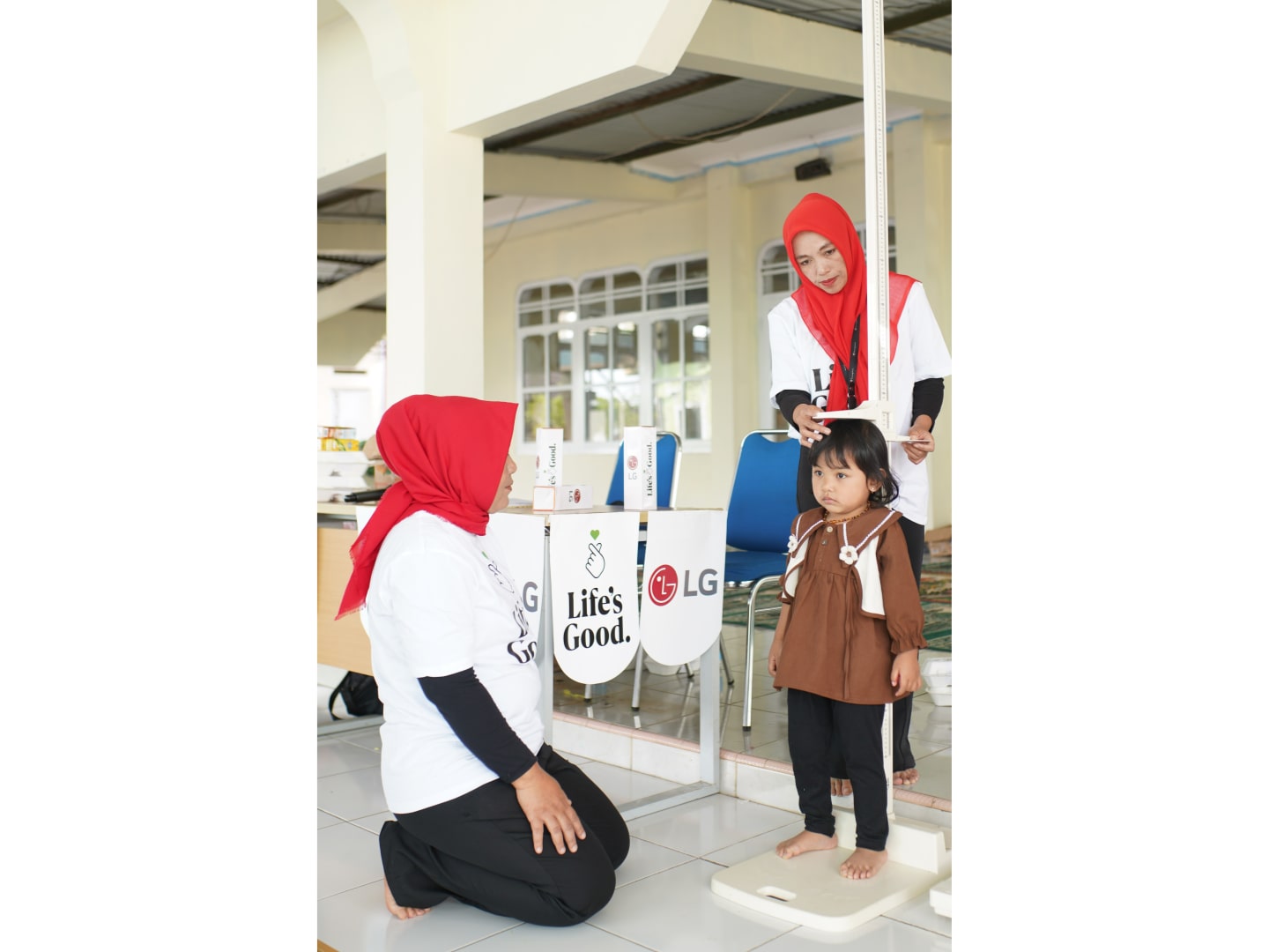 Rebuilding and Reconnecting: LG Electronics’ Initiatives Bring New Hope to Indonesia and Singapore