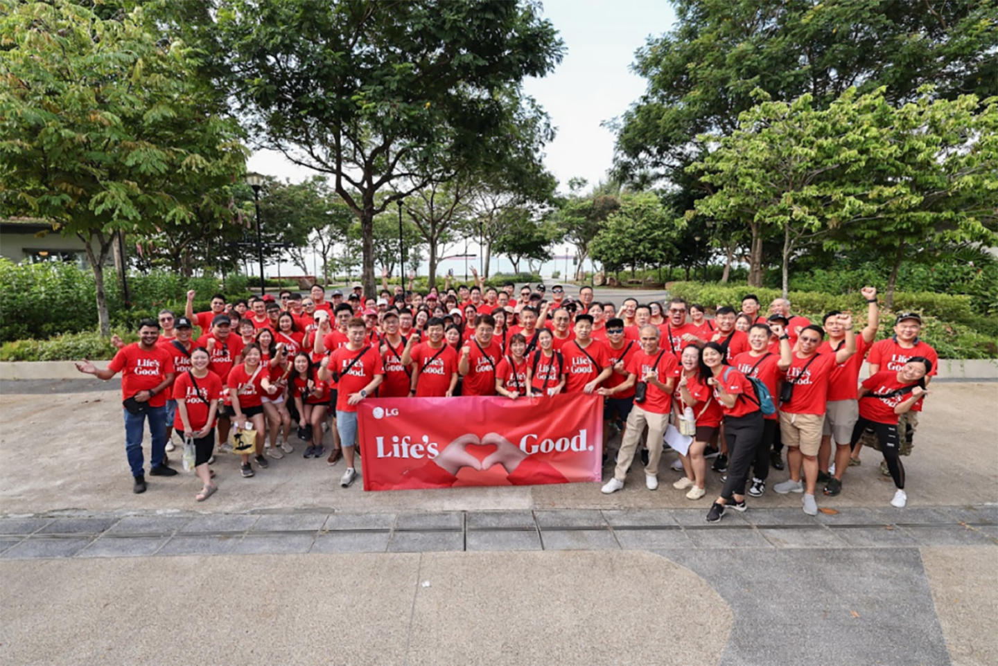 A group picture of LG employees at local communities