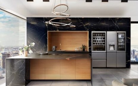 This Nero Portoro marble wall and countertop is the pinnacle of sophistication, the perfect natural backdrop for the textured steel finish of the LG SIGNATURE Refrigerator and Wine Cellar, which breathe innovation into this contemporary space. 