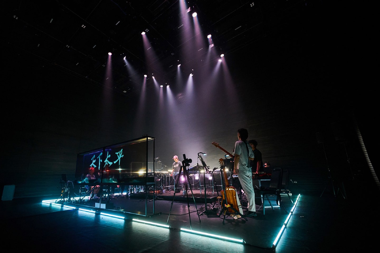 Where Art Meets Technology: Tenka Taihei Brings the Canvas to Life With LG SIGNATURE OLED T