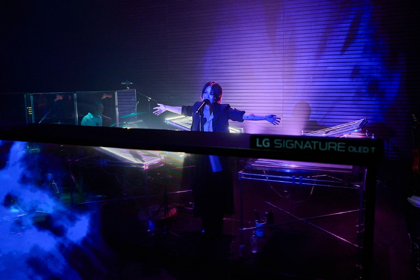 Where Art Meets Technology: Tenka Taihei Brings the Canvas to Life With LG SIGNATURE OLED T