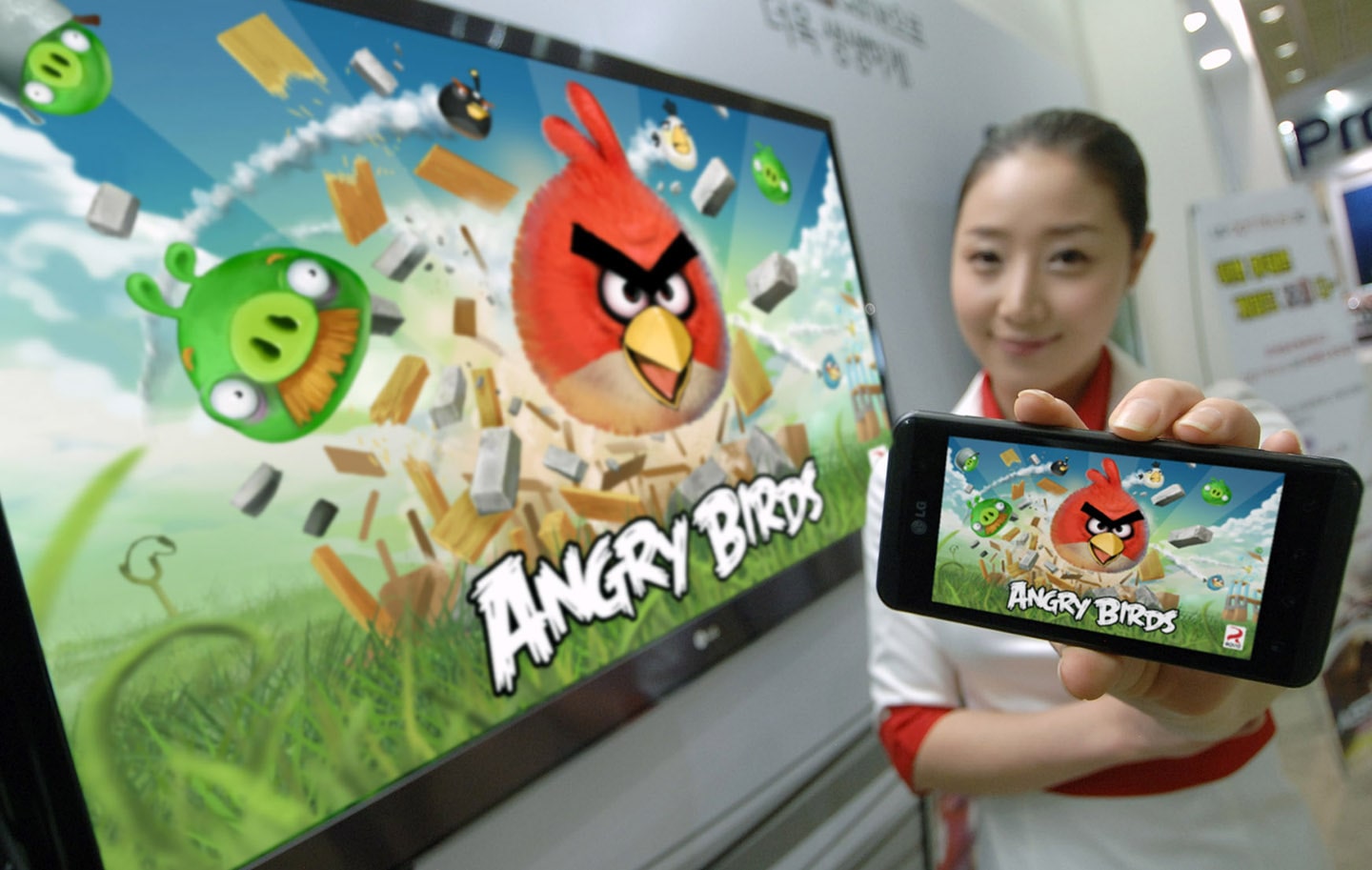 ANGRY BIRDS RIO ON OPTIMUS SERIES SMARTPHONES