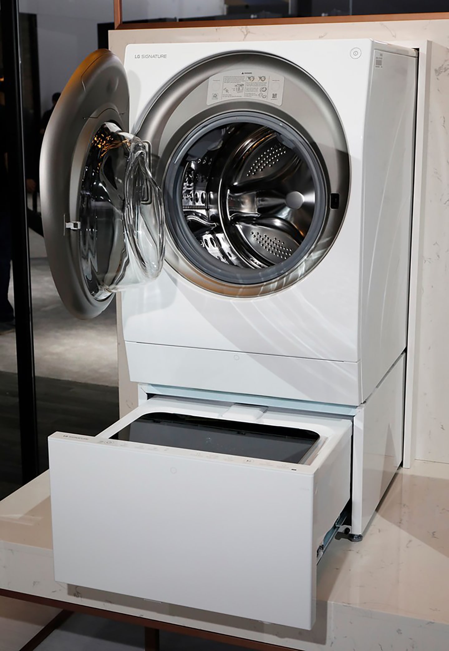 CES 2017: BOOTH IMAGES