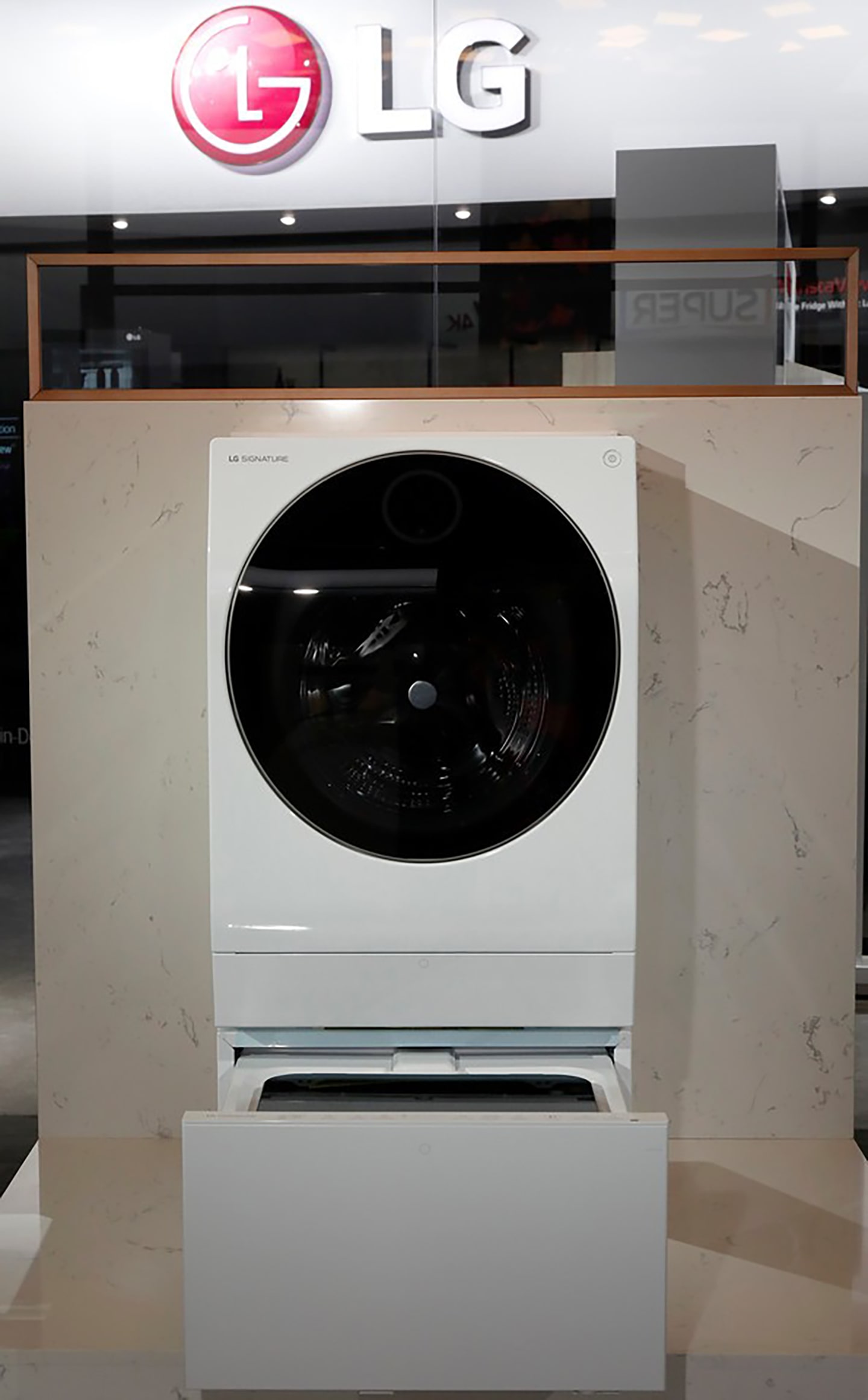 CES 2017: BOOTH IMAGES