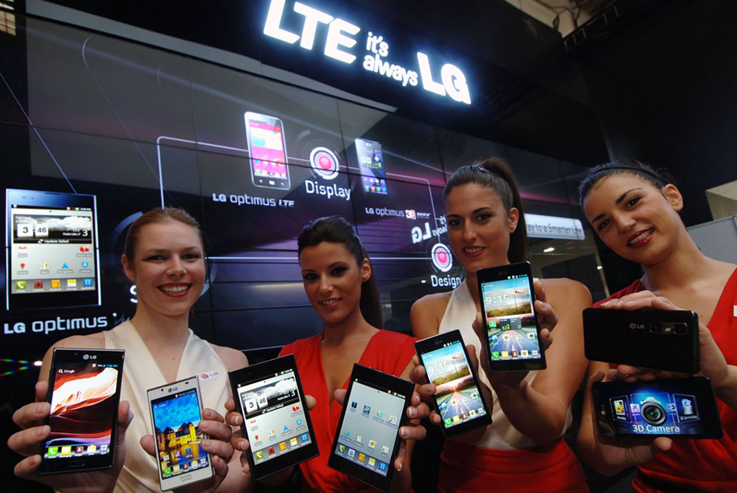 LG’S LEADING EDGE SMARTPHONES