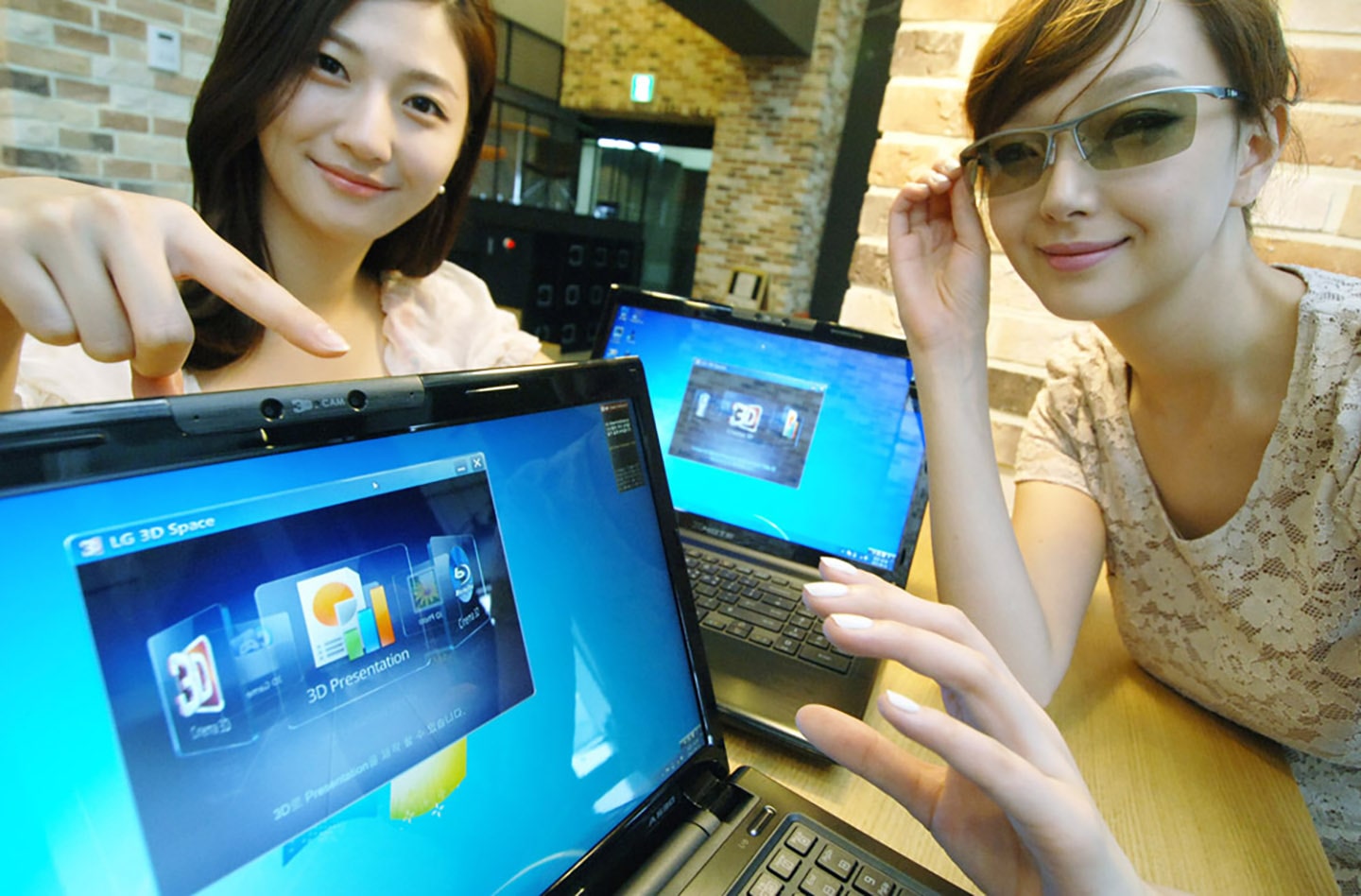 LG’S 3D NOTEBOOK