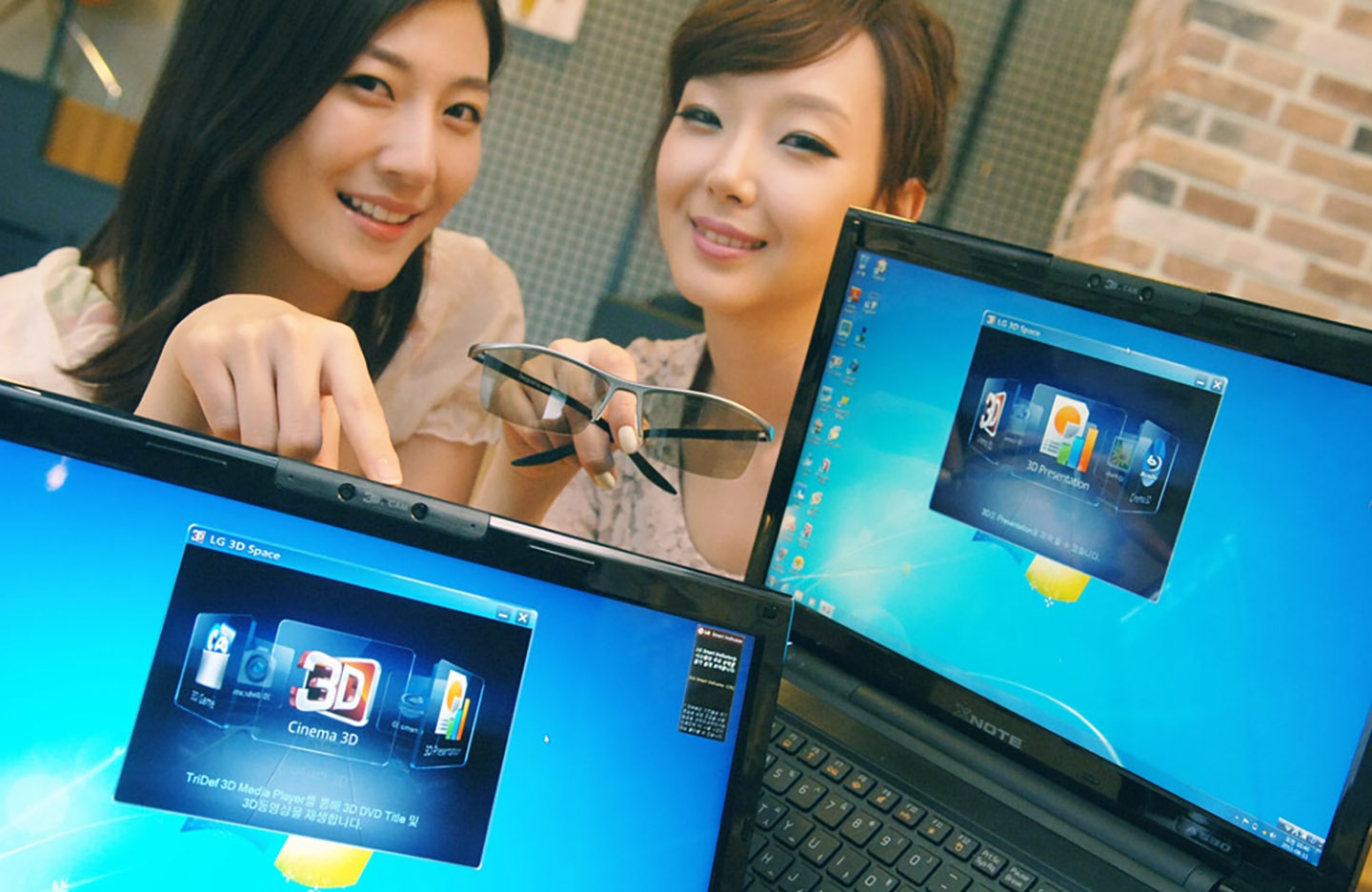 LG’S 3D NOTEBOOK