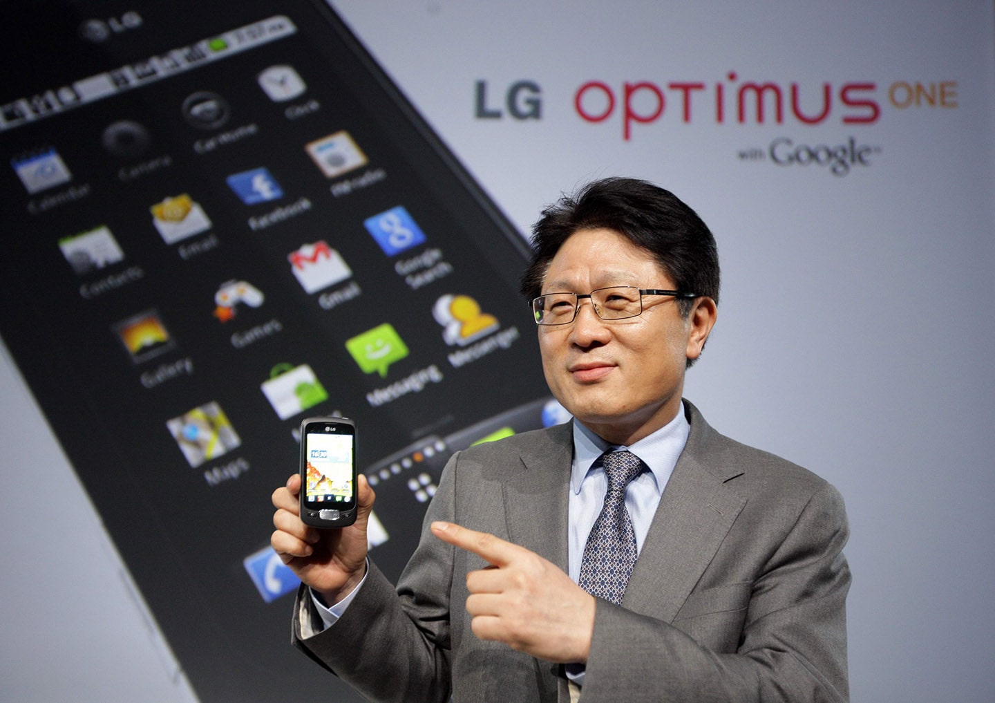 LG OPTIMUS ONE WITH GOOGLE AND LG OPTIMUS CHIC.
