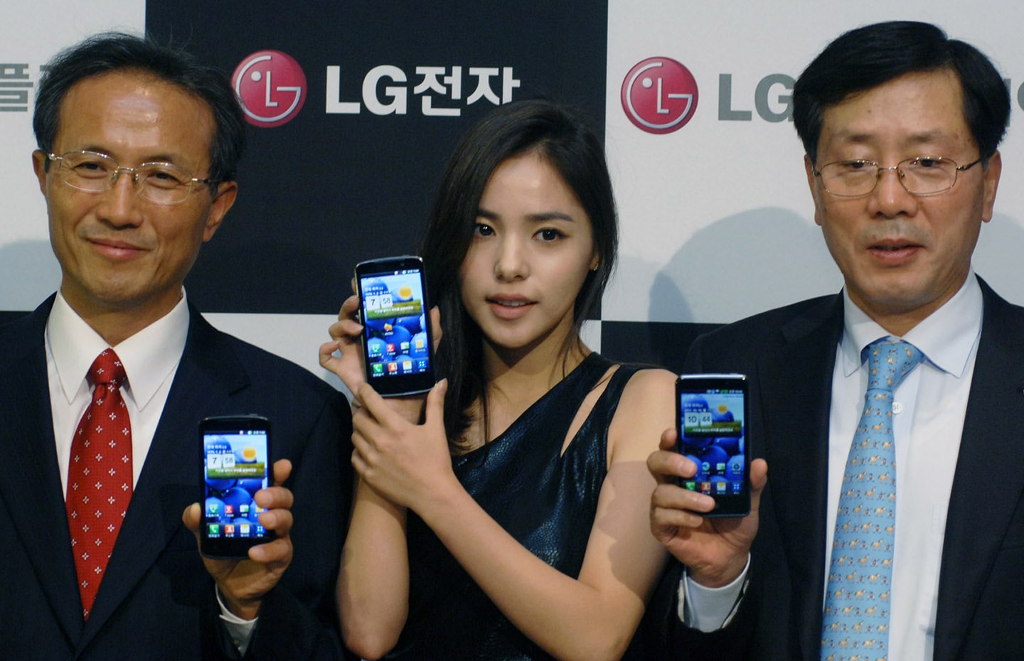 LG ESTABLISHES NEW HD STANDARD IN MOBILE HANDSETS WITH “TRUE HD IPS”