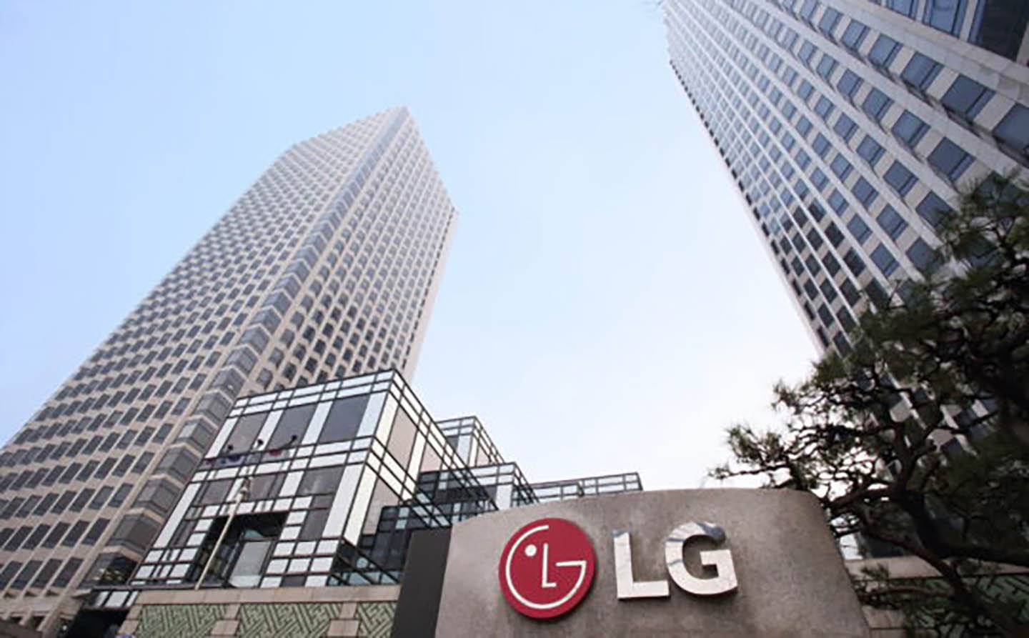 RECORD SMARTPHONE SHIPMENTS BOOSTS LG ELECTRONICS QUARTERLY EARNINGS