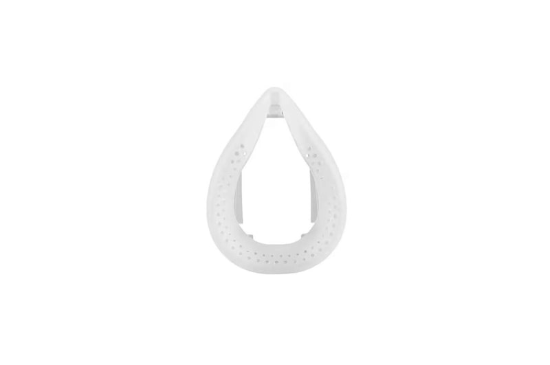 Front view of LG PuriCare™ 穿戴式空氣清新機 (升級版) 矽膠面罩 (中碼) AAA30314307
