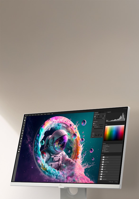 畫面展示了一位太空人與一幅色彩繽紛的抽象影像,呈現豔麗的 4K 超高清色彩。